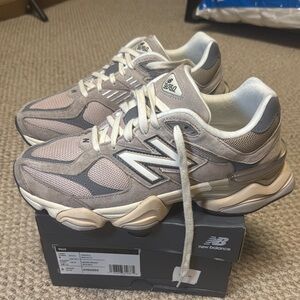 New Balance Gray and Cream Sneakers